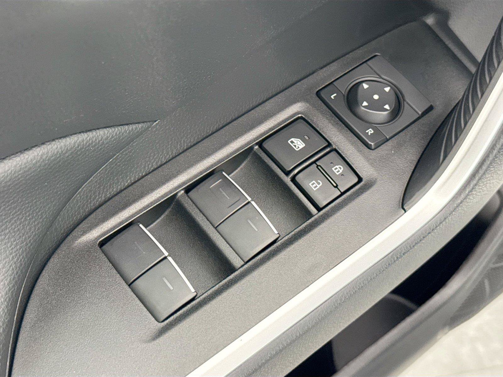 Certified 2025 Toyota RAV4 XLE FWD image 28