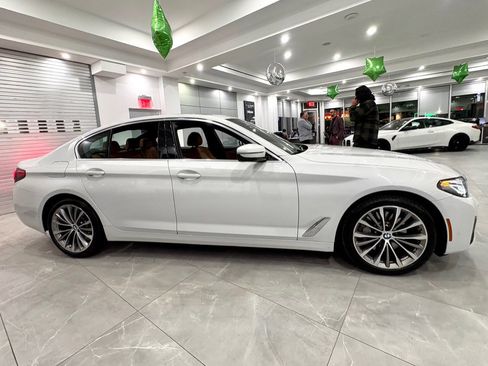 Used 2023 BMW 530i xDrive w/ Convenience Package image 8