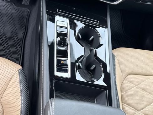 Used 2024 Volkswagen Atlas Cross Sport SE w/ Panoramic Sunroof Package image 21