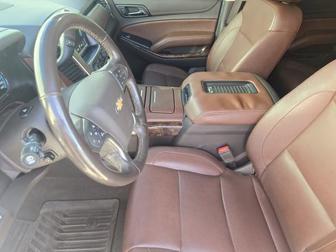 Used 2019 Chevrolet Suburban Premier image 15