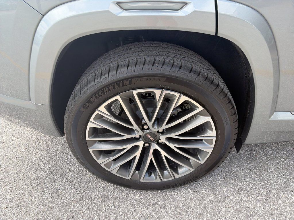 Used 2027 GMC Terrain Denali AWD/4WD image 35