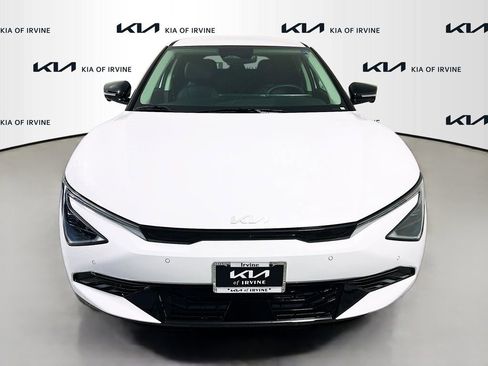 New 2025 Kia EV6 Wind image 2