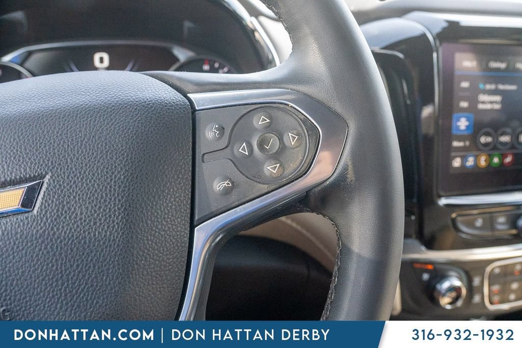 Used 2023 Chevrolet Traverse Premier FWD image 14