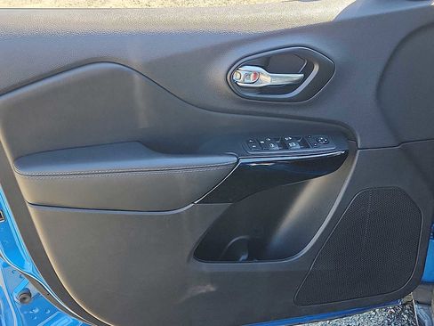 Certified 2023 Jeep Cherokee Altitude Lux image 12