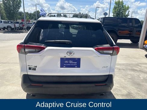 Used 2020 Toyota RAV4 XLE w/ Convenience Package FWD image 5
