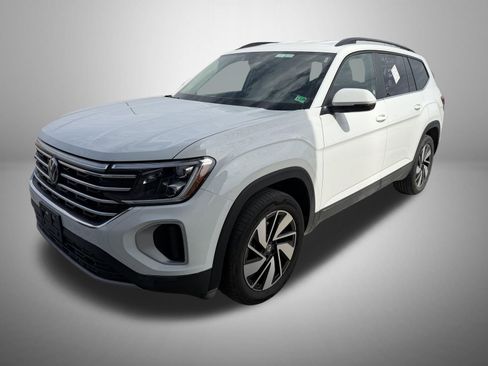 Used 2025 Volkswagen Atlas SE image 1