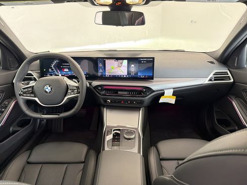 Used 2025 BMW 330i xDrive Sedan w/ Convenience Package AWD/4WD image 17