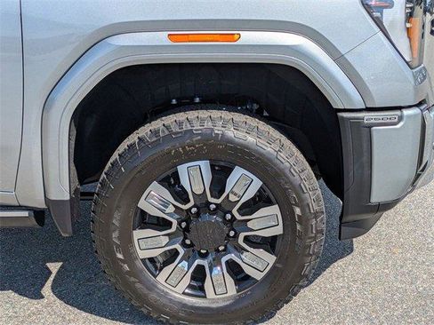 New 2026 GMC Sierra 2500 Denali w/ Denali Reserve Package image 14