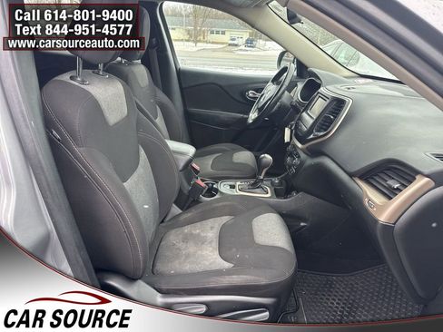 Used 2016 Jeep Cherokee Sport w/ Cold Weather Group image 33