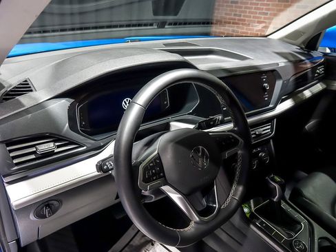 Used 2023 Volkswagen Taos SEL image 14