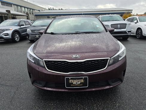 Used 2017 Kia Forte LX image 9