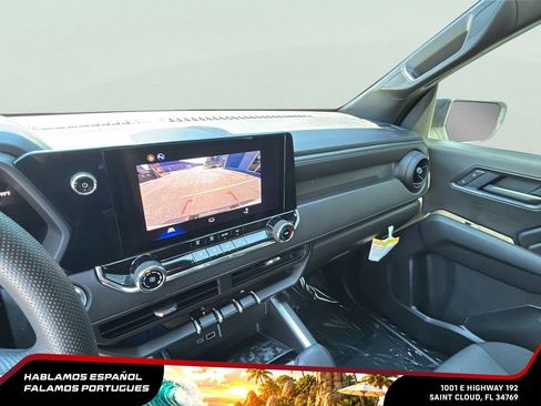 Used 2025 Chevrolet Colorado W/T RWD image 17