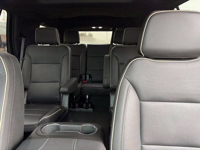 Used 2023 GMC Yukon SLT AWD/4WD image 14
