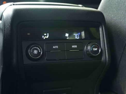 Used 2021 GMC Acadia SLE FWD image 41