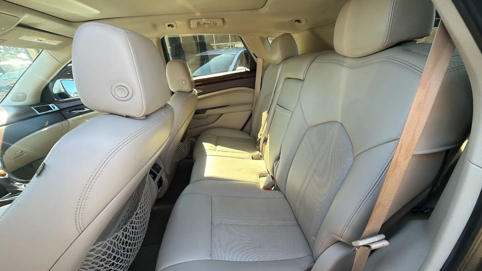 Used 2015 Cadillac SRX Luxury w/ Driver Awareness Package FWD image 12