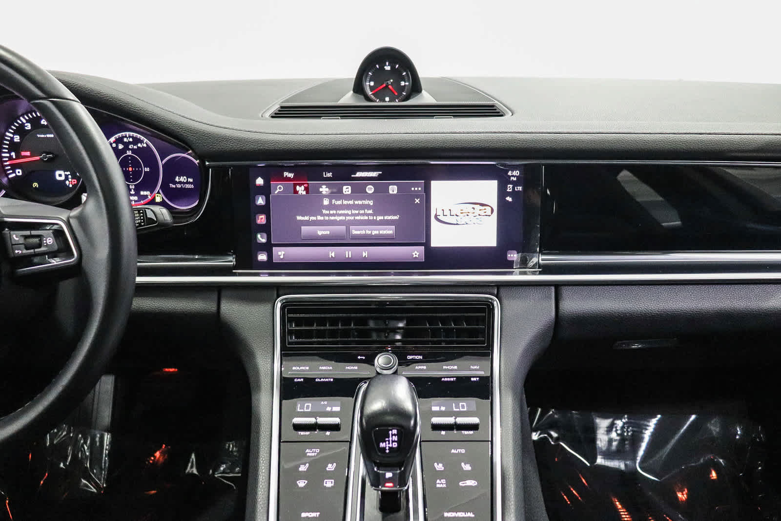 Used 2022 Porsche Panamera RWD image 17