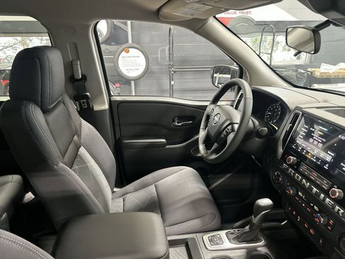 New 2026 Nissan Frontier SV w/ SV Convenience Package image 9