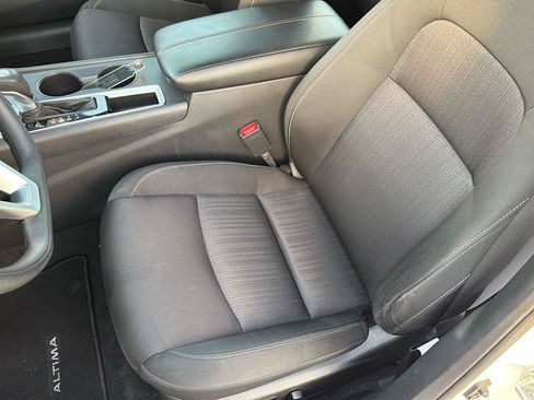 Used 2025 Nissan Altima 2.5 SV FWD image 29
