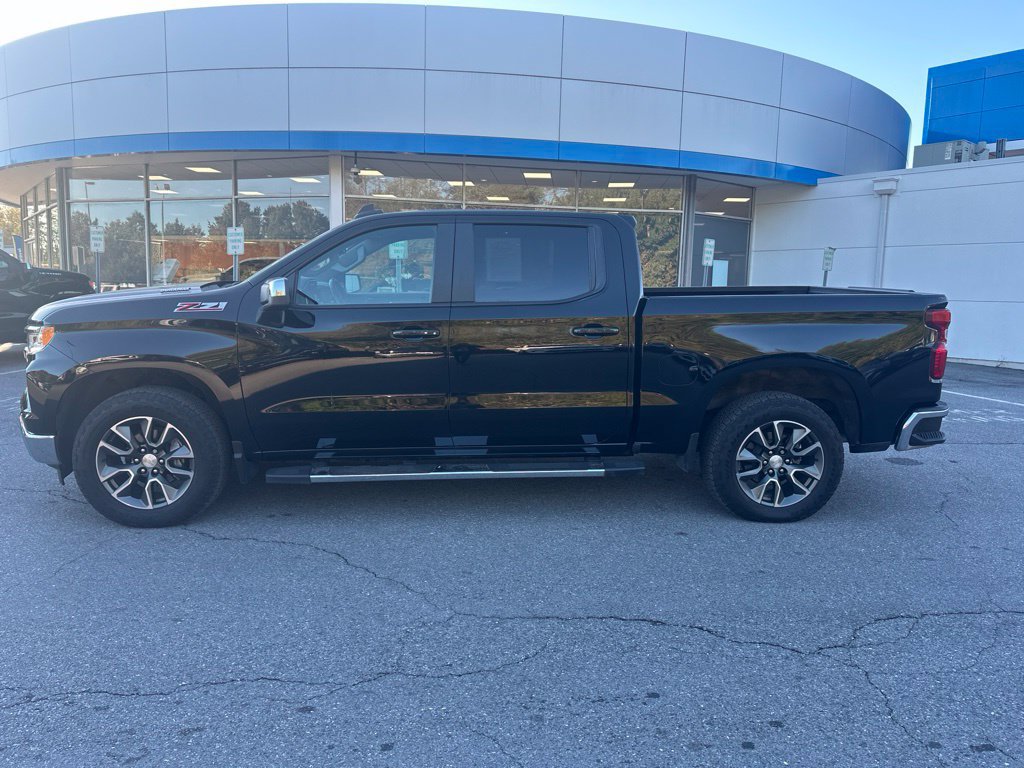 Used 2023 Chevrolet Silverado 1500 LT AWD/4WD image 8