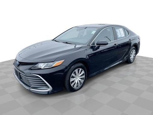 Used 2023 Toyota Camry LE image 1