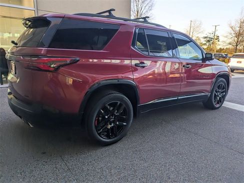 Used 2023 Chevrolet Traverse Premier w/ Redline Edition image 5