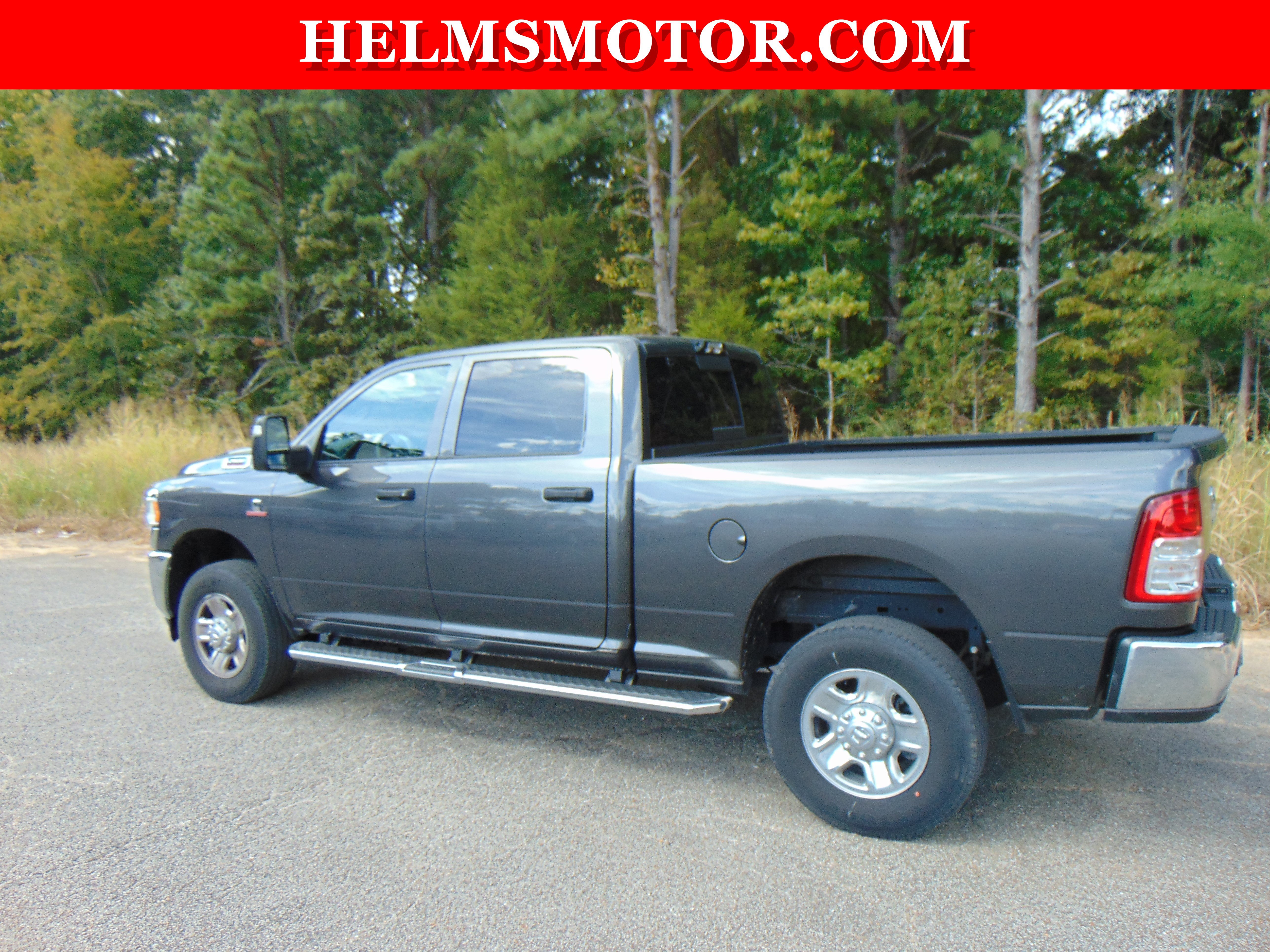Used 2024 RAM 2500 Tradesman w/ Chrome Appearance Group AWD/4WD image 5