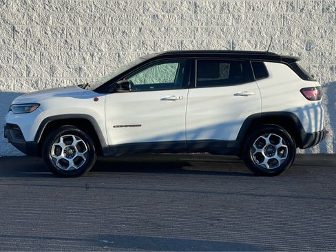 Used 2022 Jeep Compass Trailhawk w/ Trailhawk Elite Group image 4