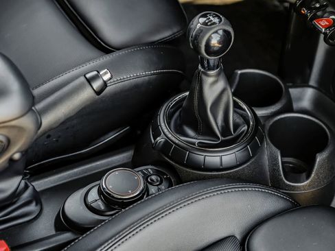 Used 2015 MINI Cooper S image 22