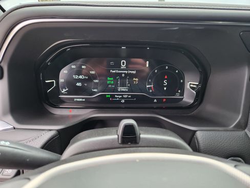 Used 2024 GMC Yukon Denali w/ Advanced Technology Package image 25