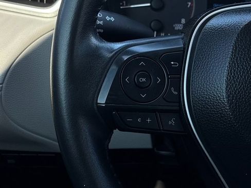 Certified 2025 Toyota Corolla Cross LE FWD image 22