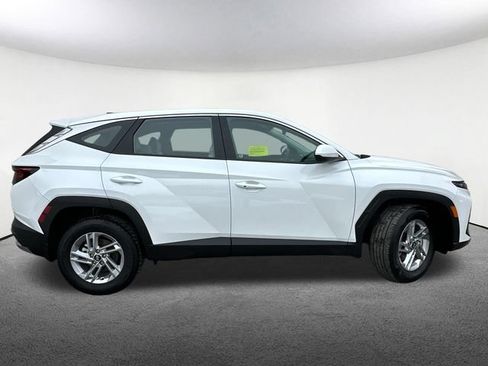 Used 2025 Hyundai Tucson SE AWD/4WD image 15