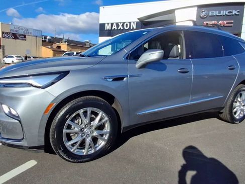 Used 2023 Buick Enclave Essence w/ Experience Buick Package image 6