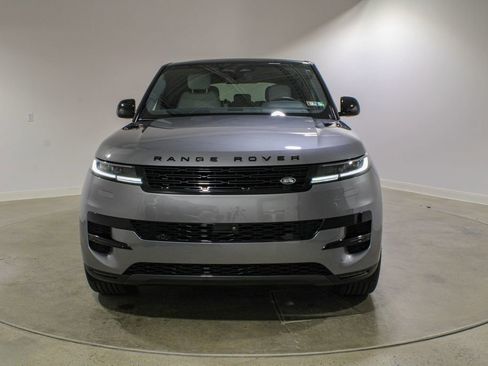 Used 2025 Land Rover Range Rover Sport SE image 8