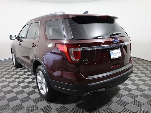 Used 2018 Ford Explorer XLT FWD image 7