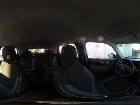 Used 2025 Chevrolet TrailBlazer LT image 42