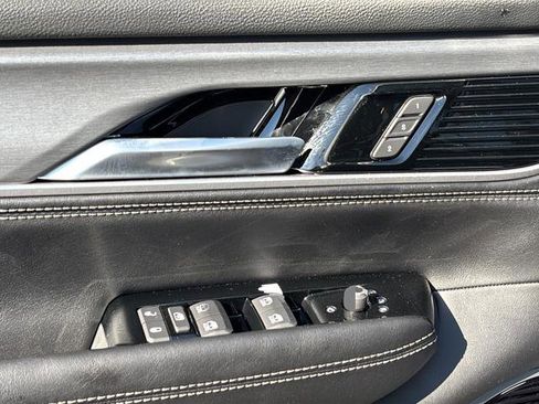 New 2026 Jeep Grand Wagoneer Limited AWD/4WD image 17