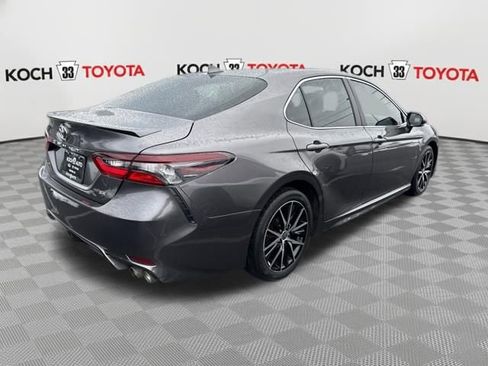 Used 2023 Toyota Camry SE image 9