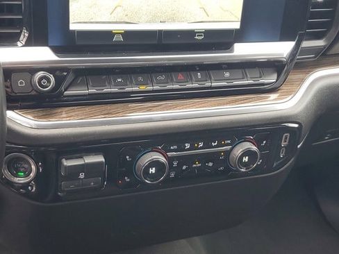 Used 2025 Chevrolet Silverado 1500 LT image 26