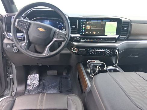 Used 2024 Chevrolet Silverado 1500 High Country w/ Technology Package AWD/4WD image 12