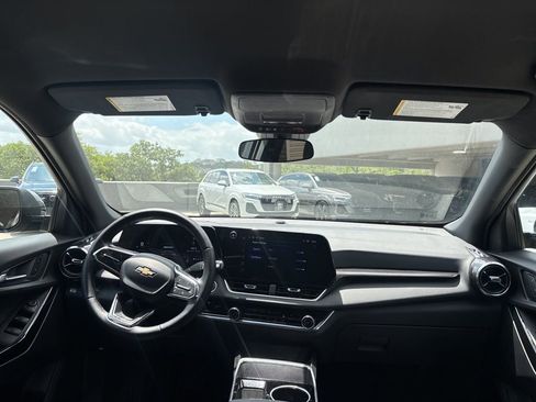 Used 2025 Chevrolet Equinox LT image 18