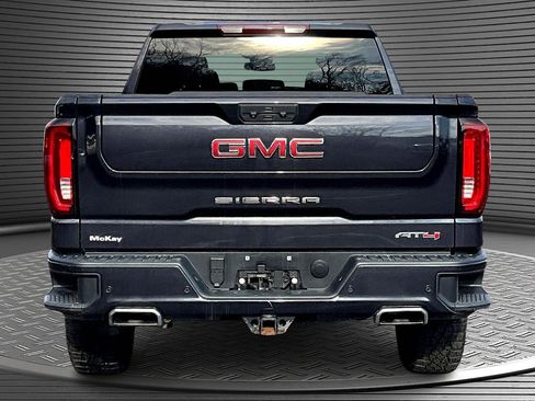 Used 2023 GMC Sierra 1500 AT4 image 5