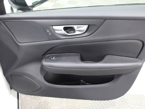 Used 2024 Volvo S60 B5 Plus FWD image 28