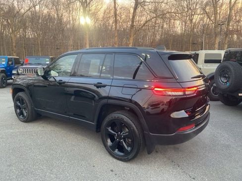 Used 2022 Jeep Grand Cherokee Altitude image 4