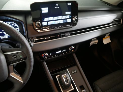 New 2025 Mitsubishi Outlander SE image 5