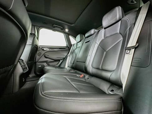 Certified 2026 Porsche Macan AWD/4WD image 23