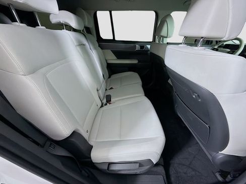 Used 2026 Hyundai Santa Fe SE FWD image 25