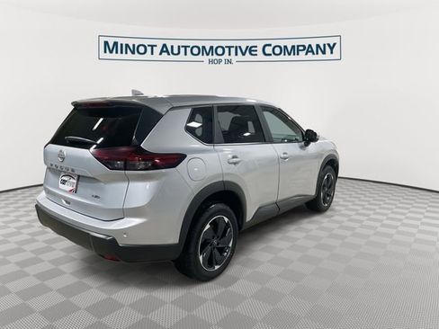 Used 2025 Nissan Rogue SV AWD/4WD image 8