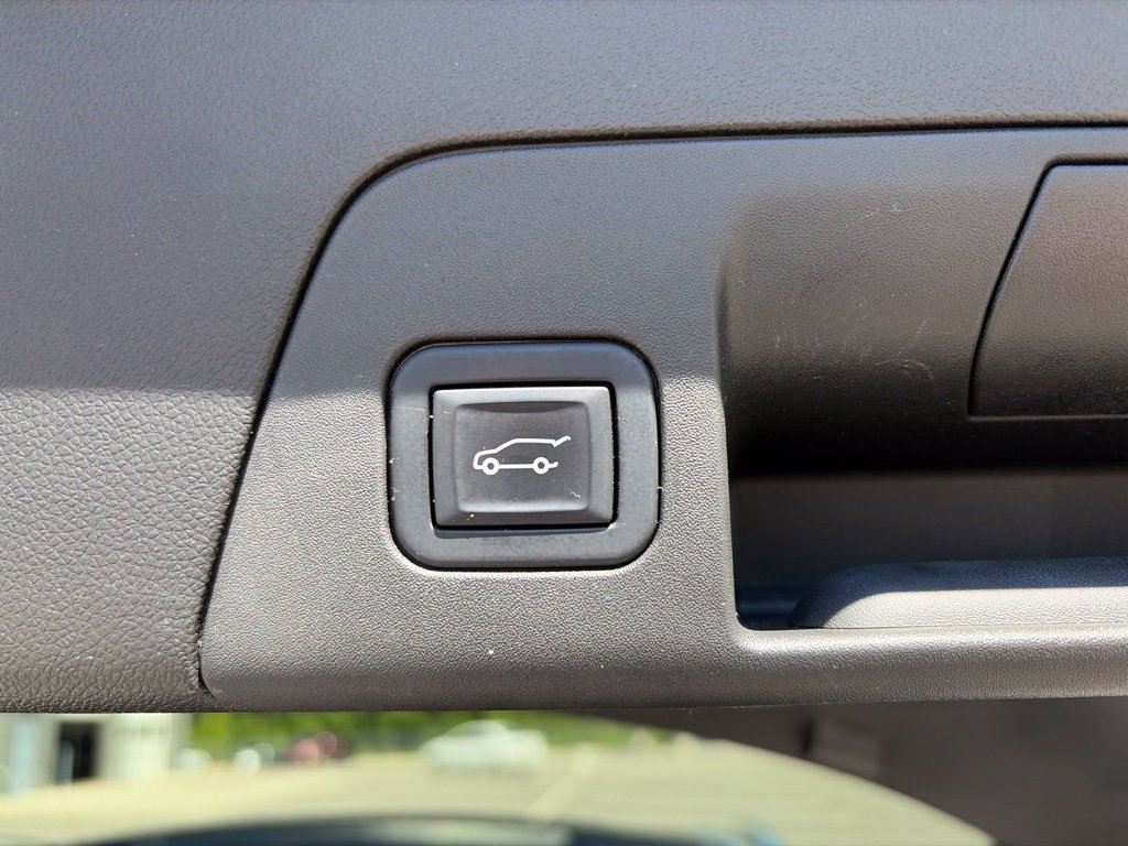 Used 2022 Buick Envision Avenir w/ Technology Package II FWD image 26