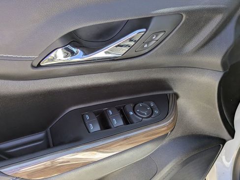 Used 2023 GMC Acadia SLE w/ Elevation Edition FWD image 8