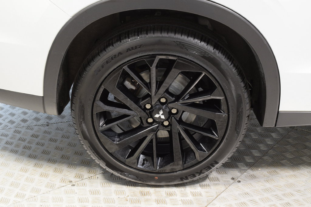Used 2023 Mitsubishi Outlander SE AWD/4WD image 36